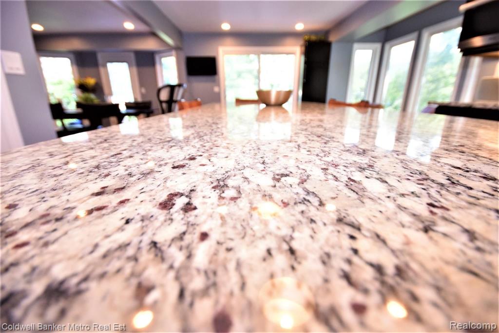 1803 Rapids Way Rochester Hills, MI 48309 - Photo 19 of 63