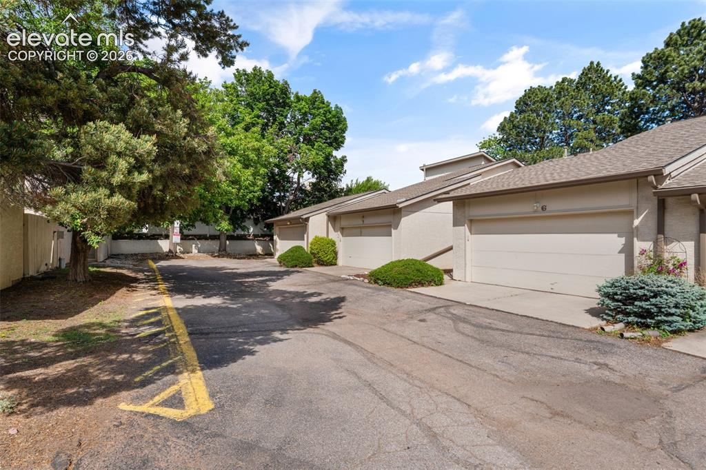 3330 Templeton Gap Road, Unit 6 Colorado Springs, CO 80907 - Photo 3 of 40