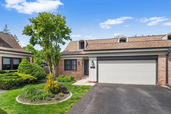$650,000 | 2747 Wilshire Lane, Northbrook, IL 60062