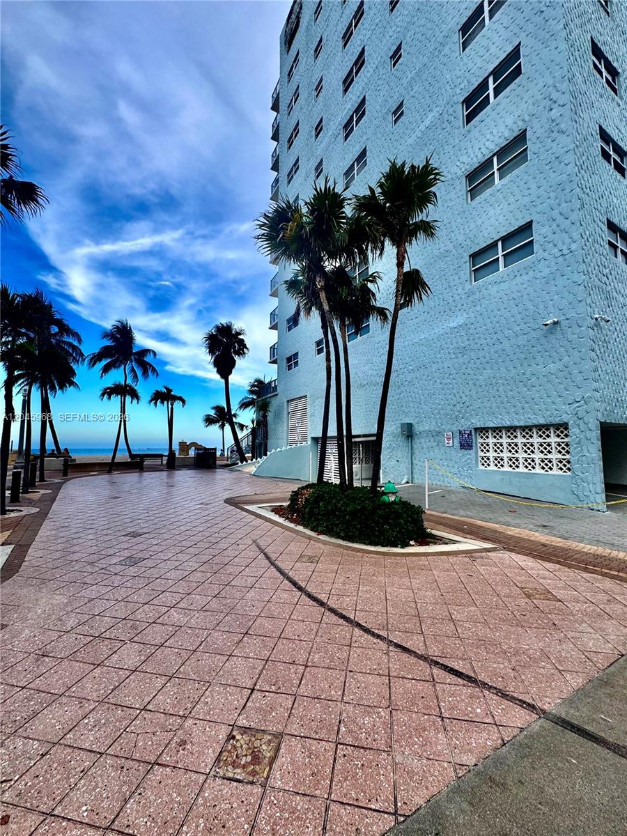 400 North Surf Road, Unit RGB Hollywood, FL 33019 - Photo 3 of 20 EXTERIOR