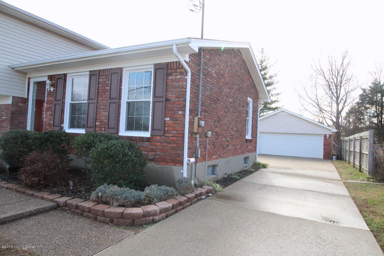 10108 St Rene Road Jeffersontown, KY 40299 - Photo 3 of 35 011 Front