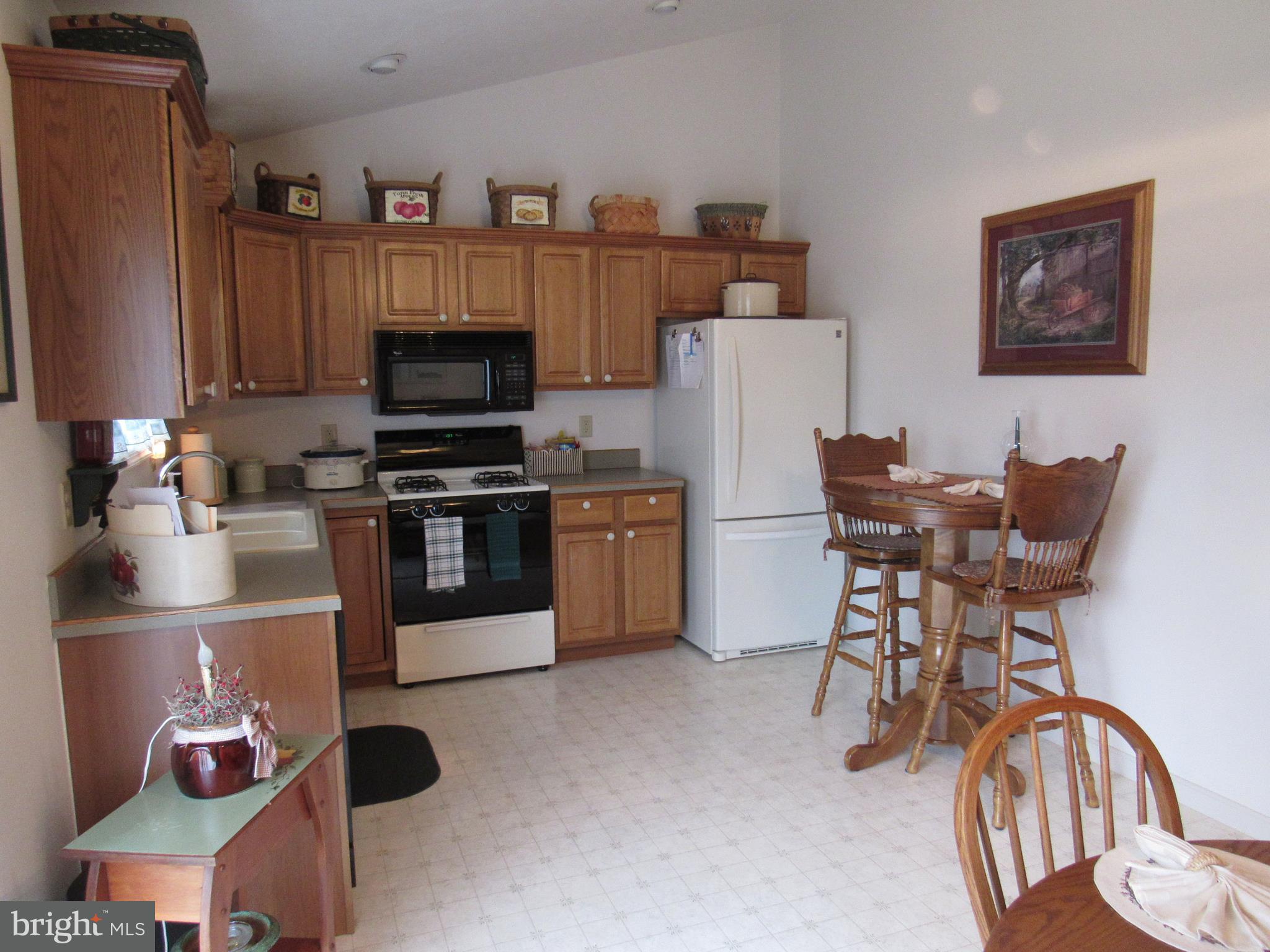 Eat- in Kitchen