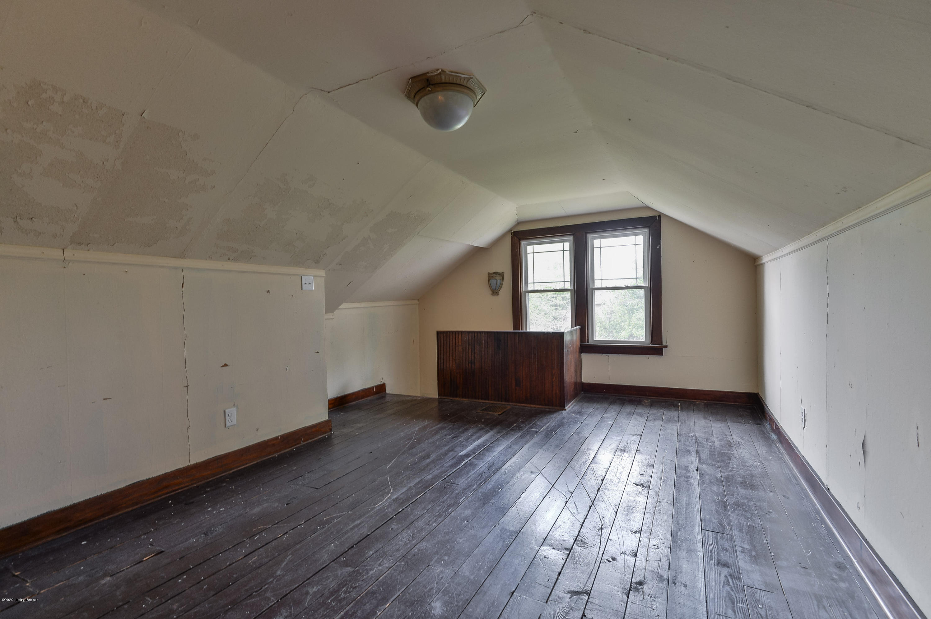 3417 Lexington Road Louisville, KY 40207 - Photo 27 of 38 2nd floor bonus space