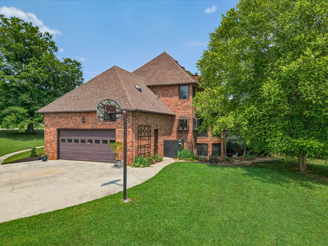 $539,900 | 806 Manor Drive, Fayetteville, TN 37334