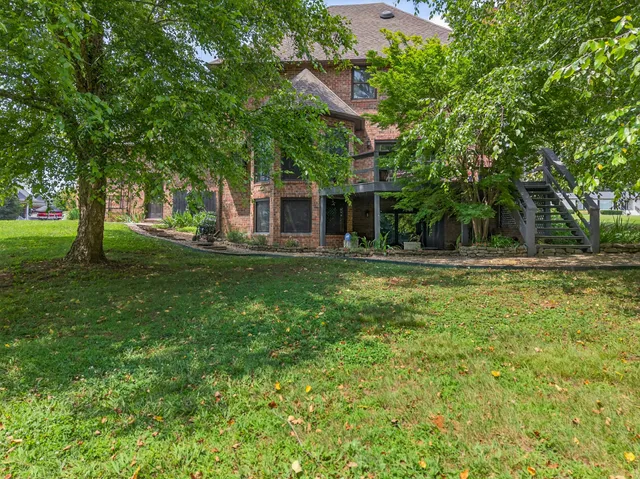 $539,900 | 806 Manor Drive, Fayetteville, TN 37334