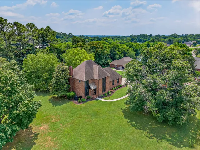 $539,900 | 806 Manor Drive, Fayetteville, TN 37334