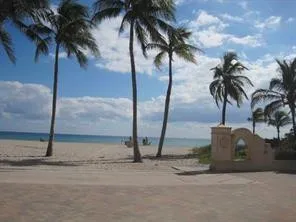 $2,700 | 326 Harrison Street, Unit 103A, Hollywood, FL 33019