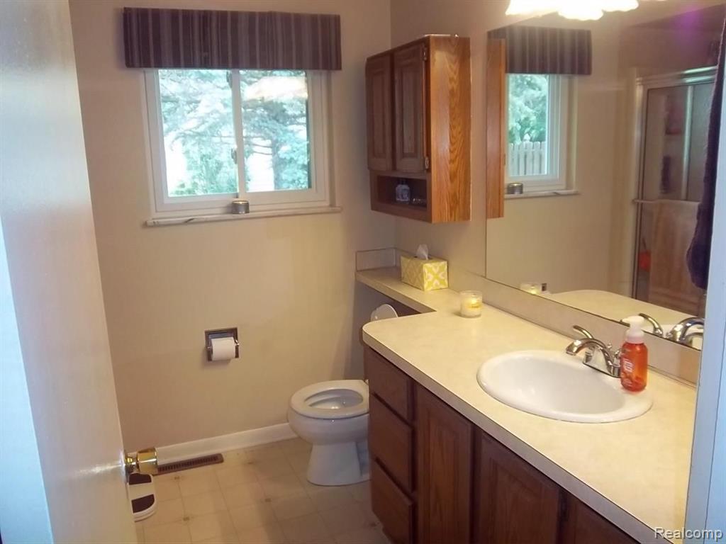 1416 North Morrish Road Flint, MI 48532 - Photo 12 of 24