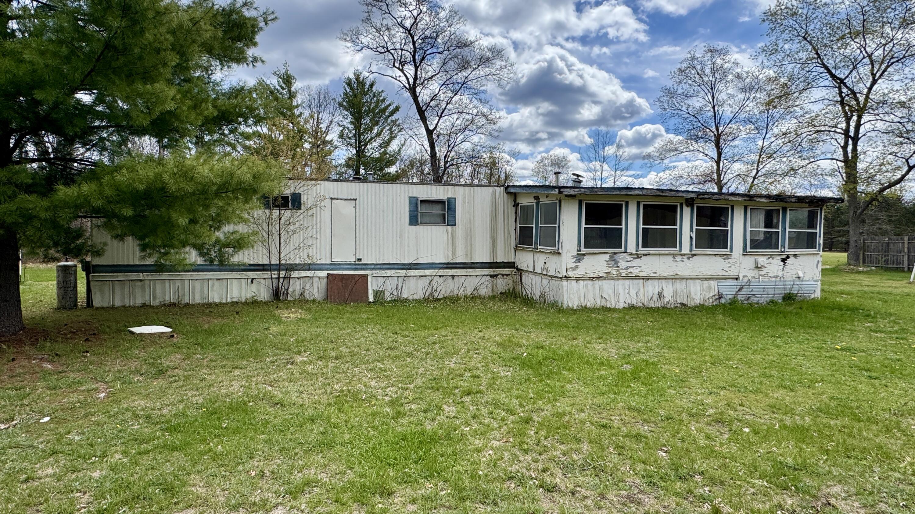 1496 17 Mile Road Marion, MI 49665 - Photo 9 of 27 Greg Bosscher (22)