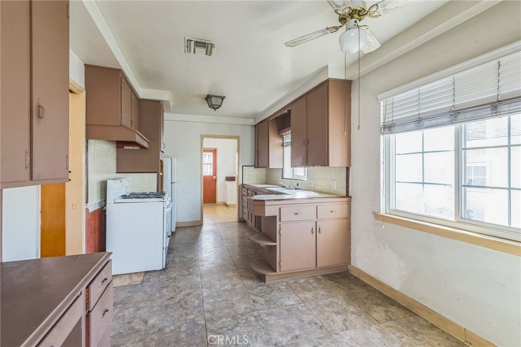 628 North Montebello Boulevard Montebello, CA 90640 - Photo 7 of 30