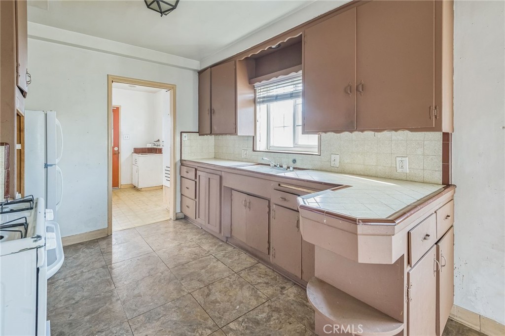 628 North Montebello Boulevard Montebello, CA 90640 - Photo 10 of 30