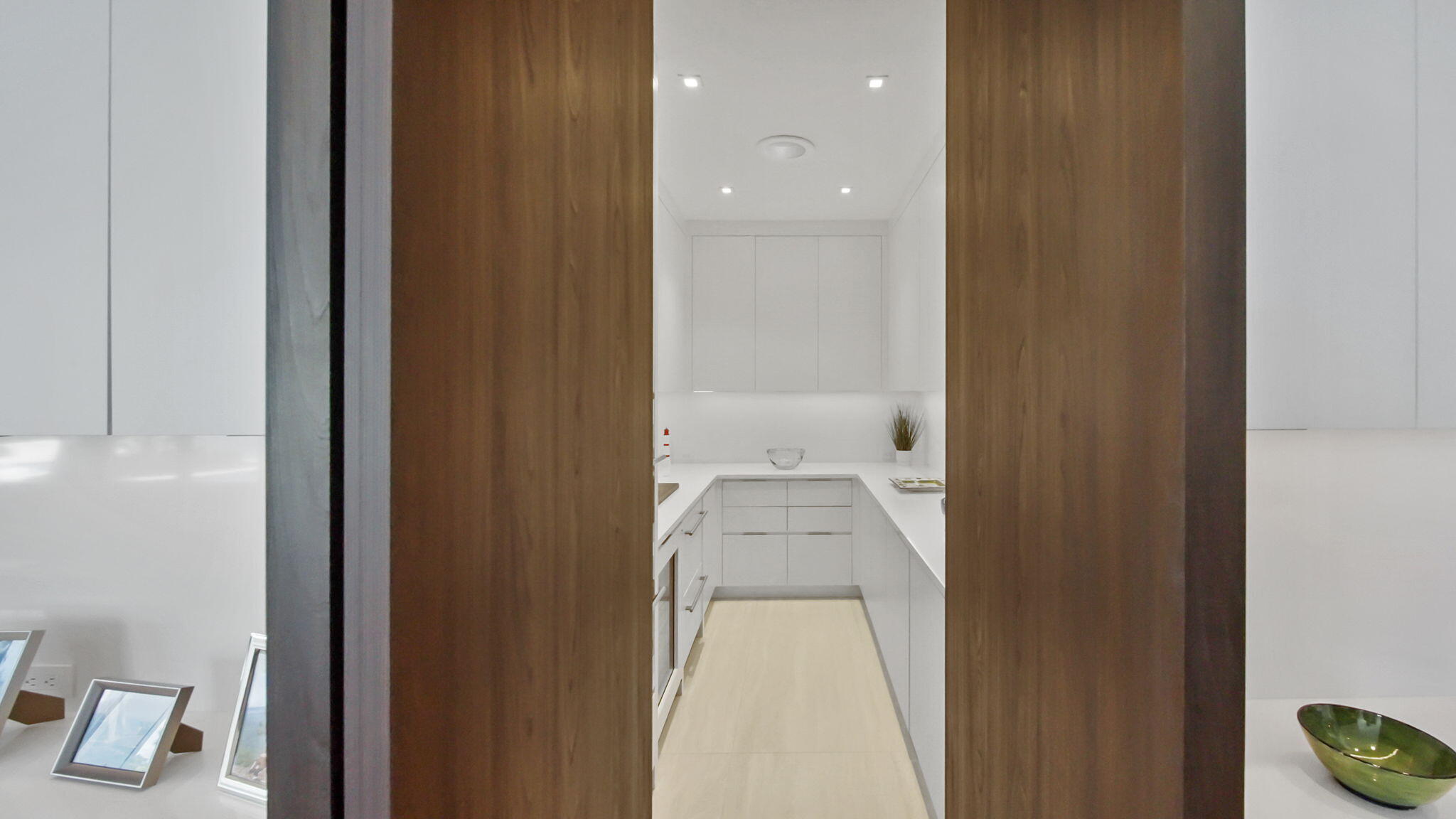 208 Locha Drive Jupiter, FL 33458 - Photo 21 of 125 Butler Pantry