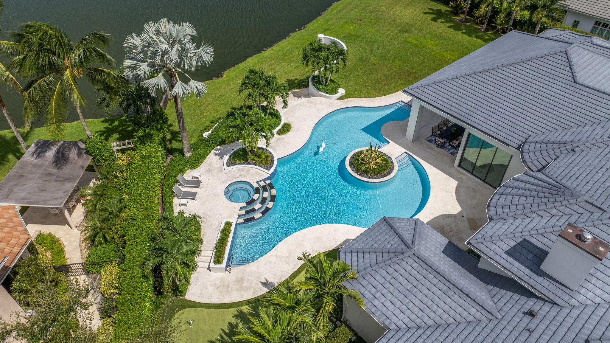 208 Locha Drive Jupiter, FL 33458 - Photo 90 of 125 Aerial View of Pool