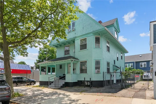 $2,500 | 1413 Broad Street, Unit 2, Providence, RI 02905