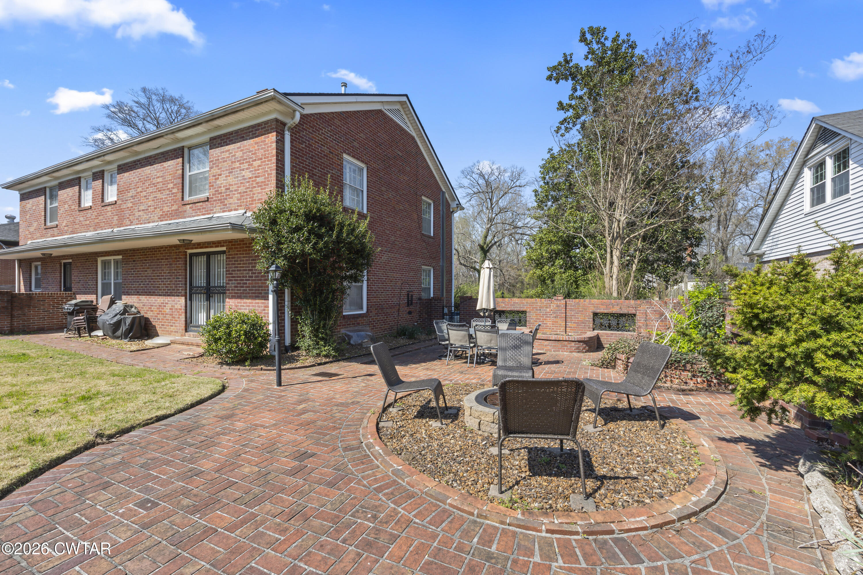 410 Walnut Street Jackson, TN 38301 - Photo 3 of 33 EN4A1027