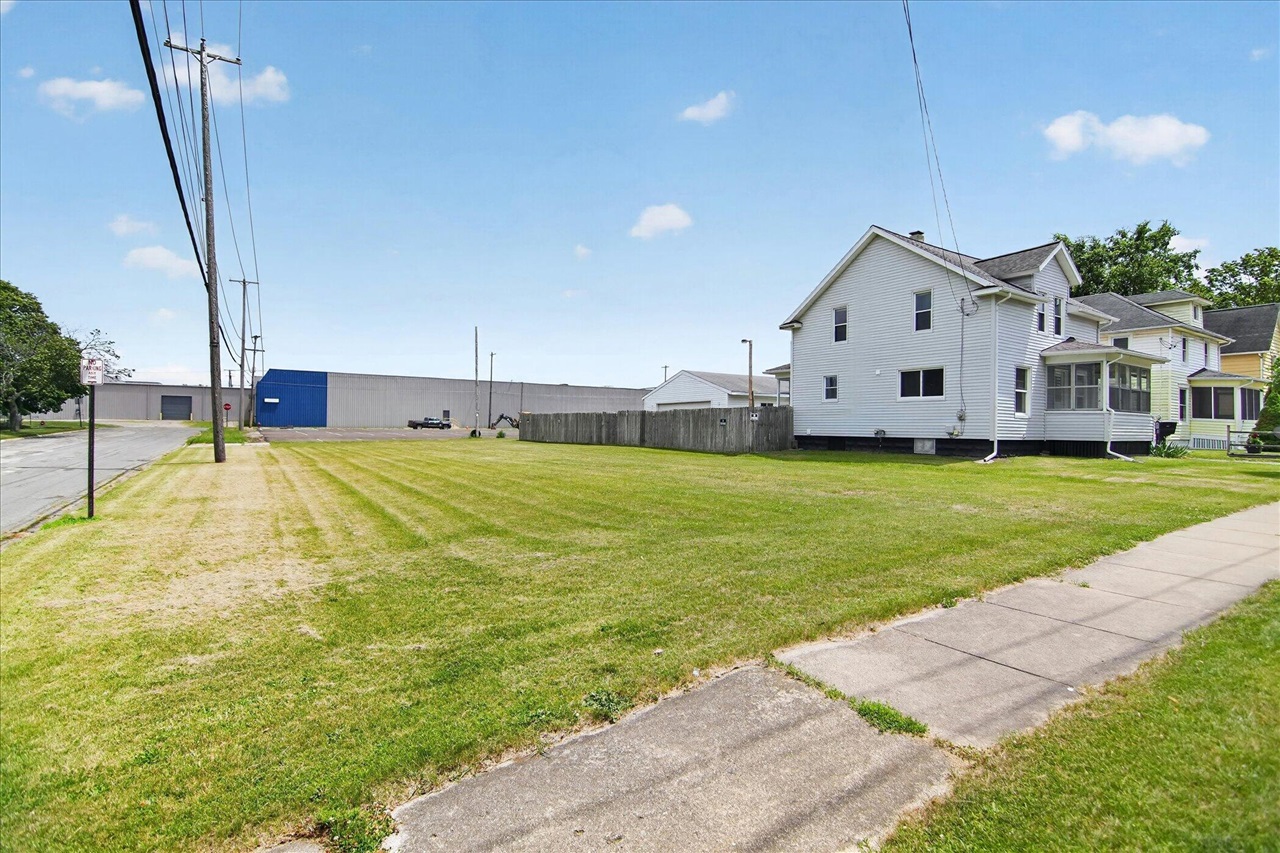237 North Forbes Street Jackson, MI 49202 - Photo 3 of 48