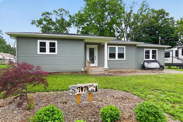 $214,900 | 707 Lowell Avenue, Jackson, MI 49202