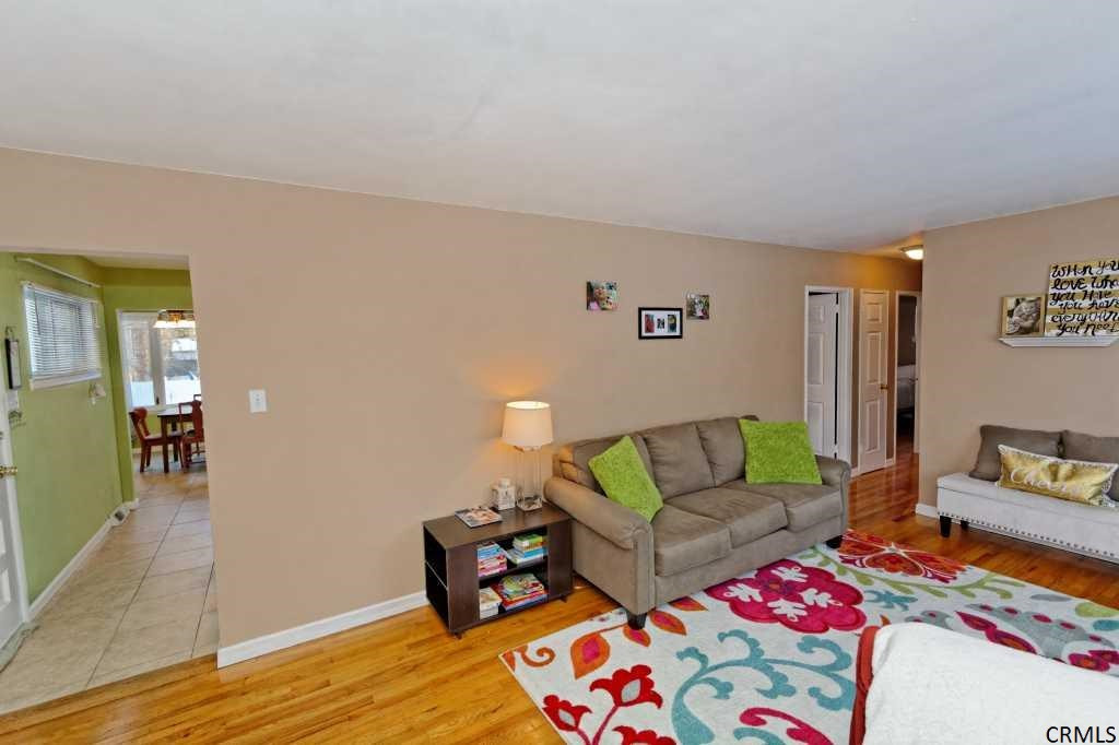 30 Tanglewood Road Colonie, NY 12205 - Photo 4 of 20 Photo 4
