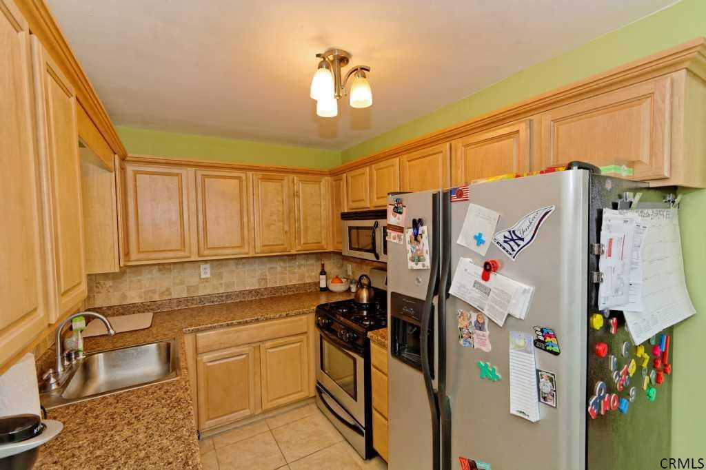 30 Tanglewood Road Colonie, NY 12205 - Photo 8 of 20 Photo 8