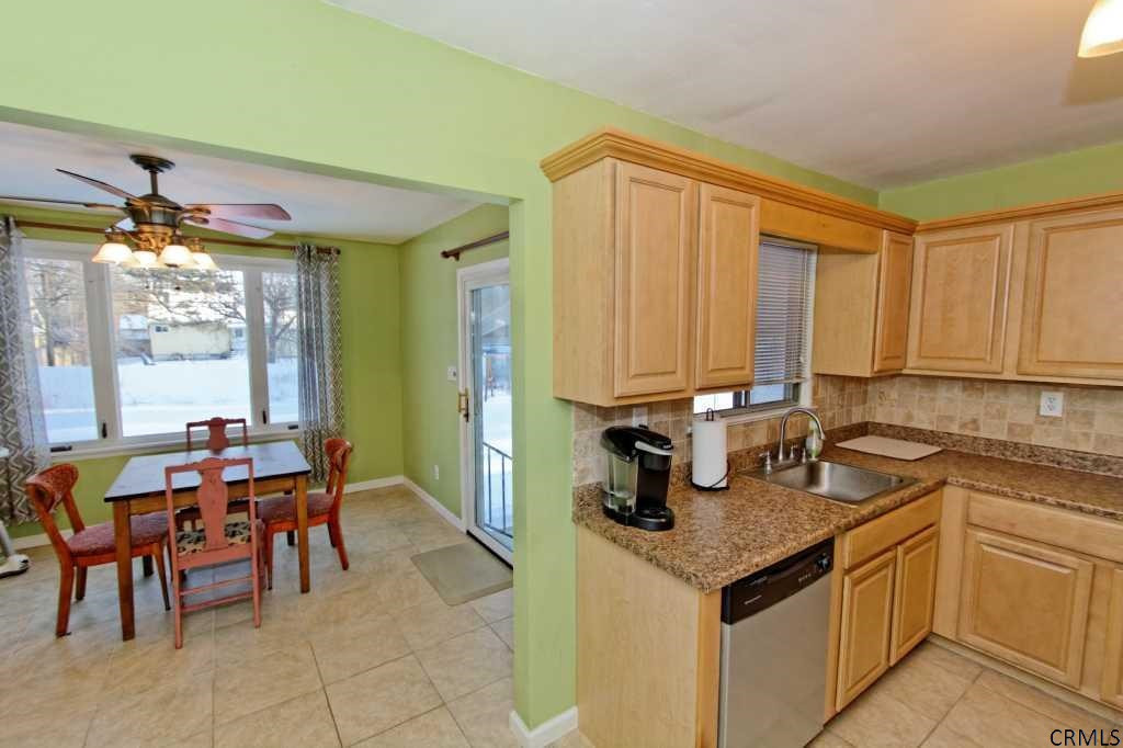 30 Tanglewood Road Colonie, NY 12205 - Photo 9 of 20 Photo 9
