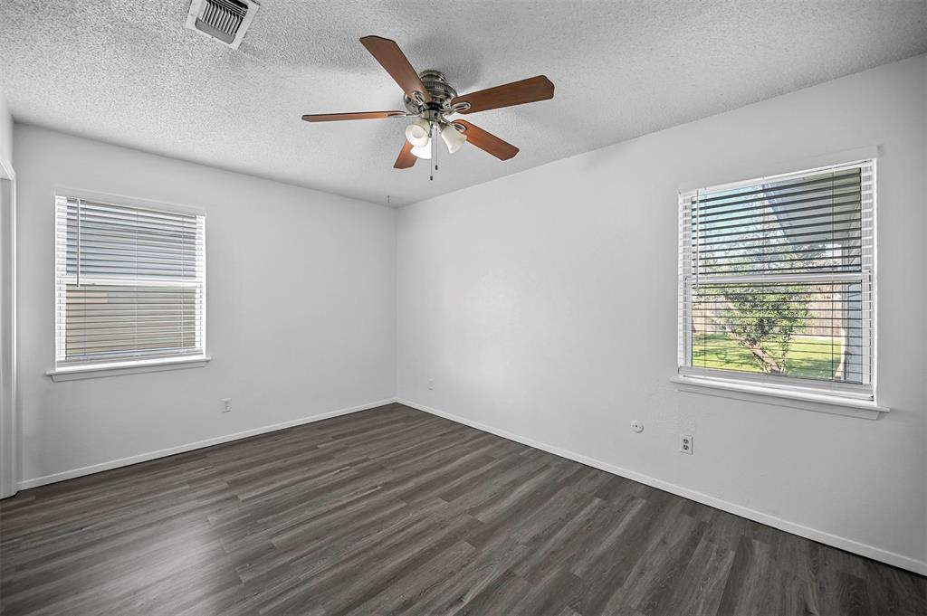 2018 South Center Street Arlington, TX 76010 - Photo 11 of 17
