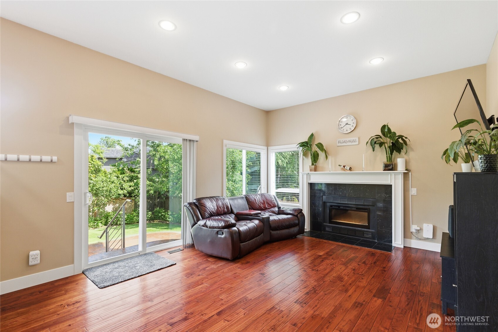 10927 Northeast 157th Street Bothell, WA 98011 - Photo 17 of 38
