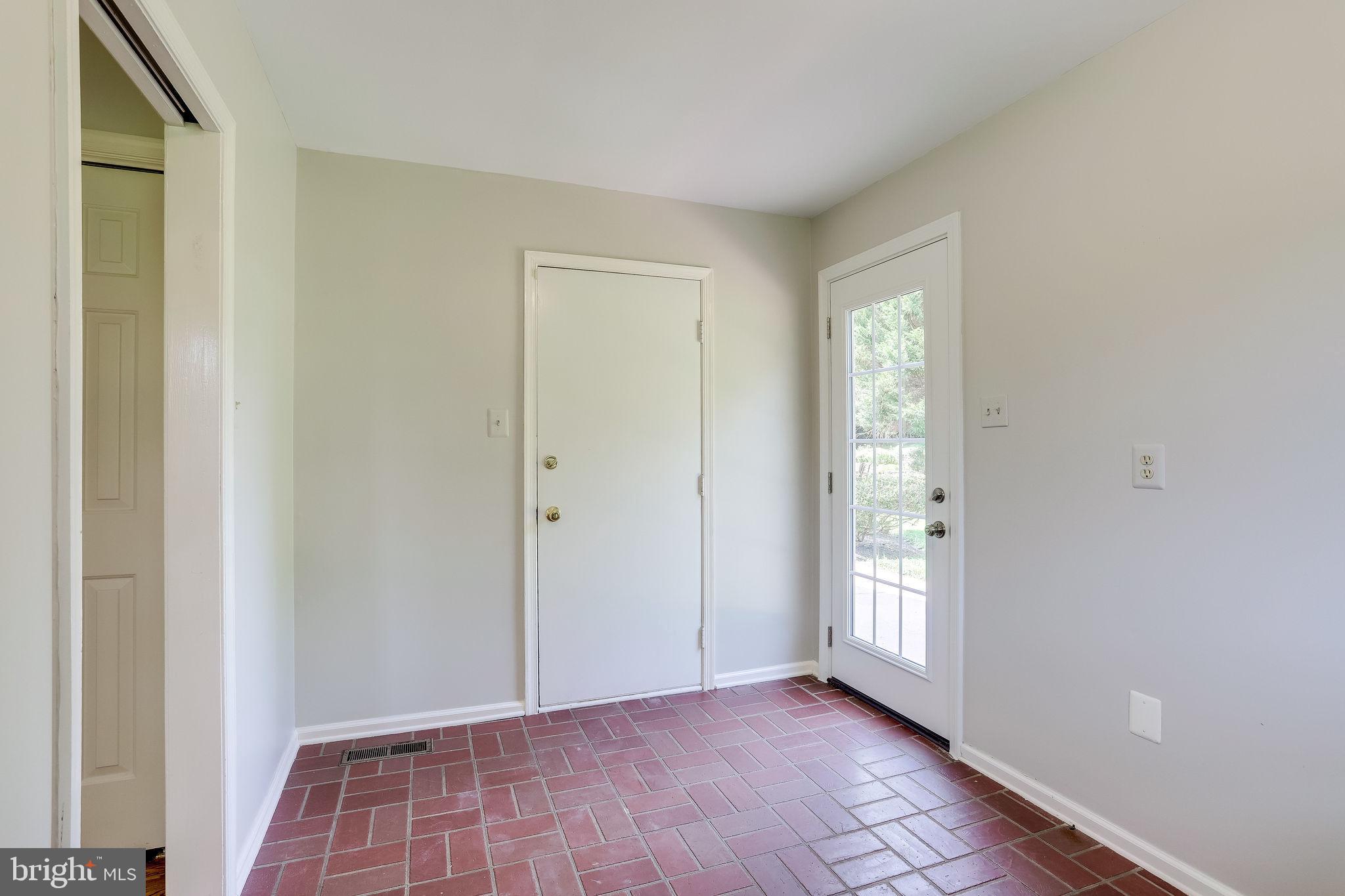 1009 Riva Ridge Drive Great Falls, VA 22066 - Photo 29 of 62 Large Mudroom with Side Entry