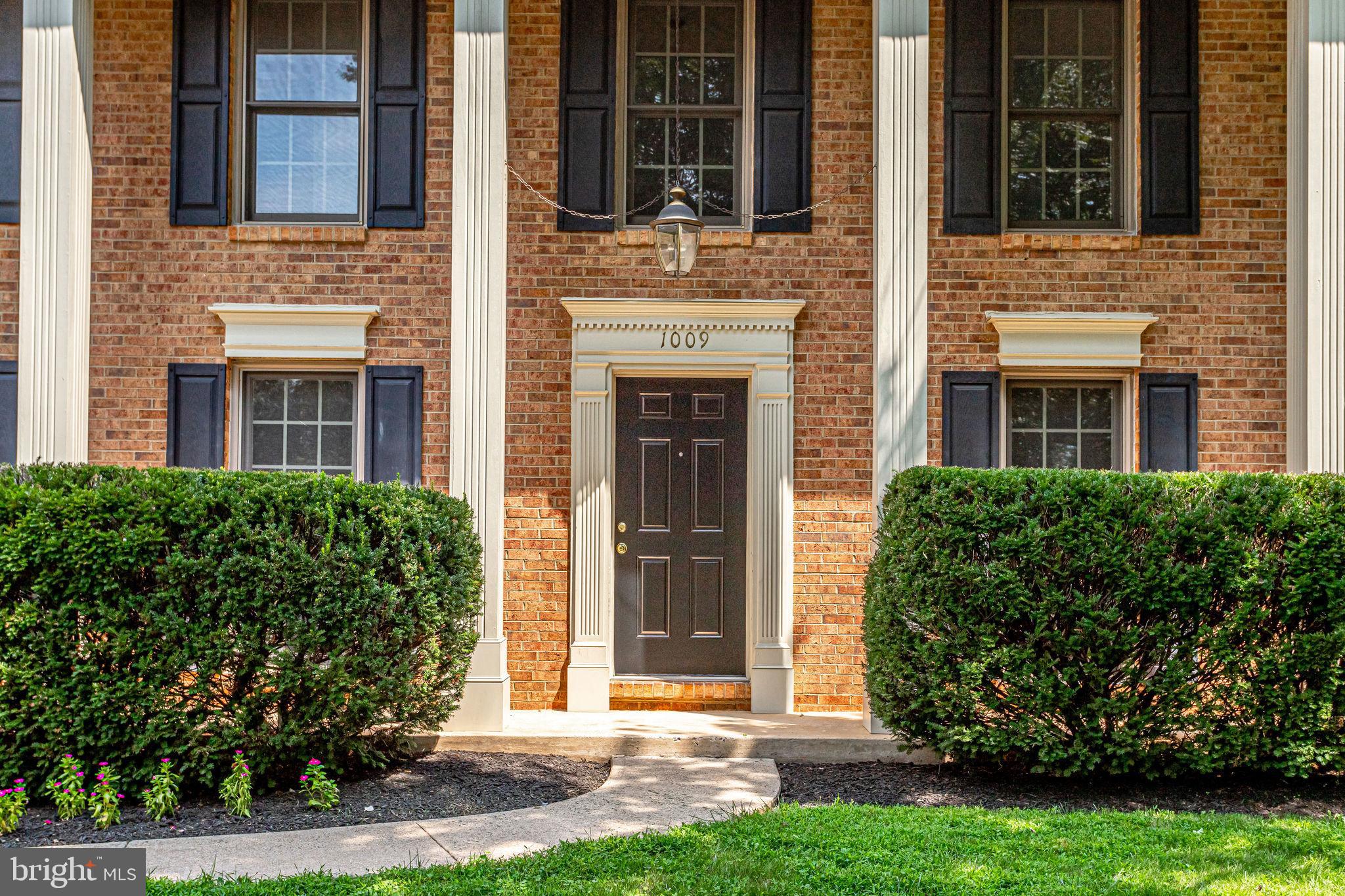 1009 Riva Ridge Drive Great Falls, VA 22066 - Photo 4 of 62 Come on in!
