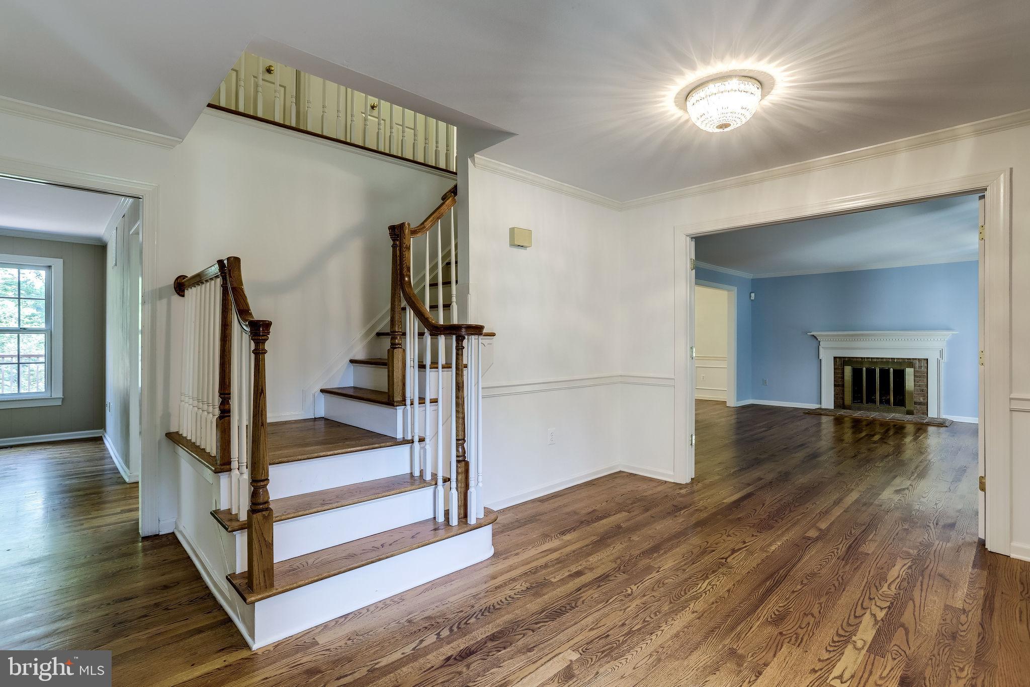 1009 Riva Ridge Drive Great Falls, VA 22066 - Photo 5 of 62 Large Entry Foyer