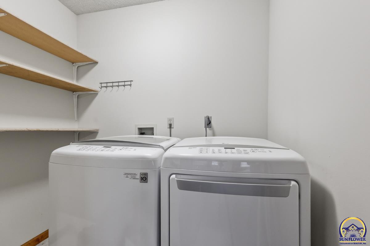 1012 Southwest Kent Place Topeka, KS 66604 - Photo 22 of 29