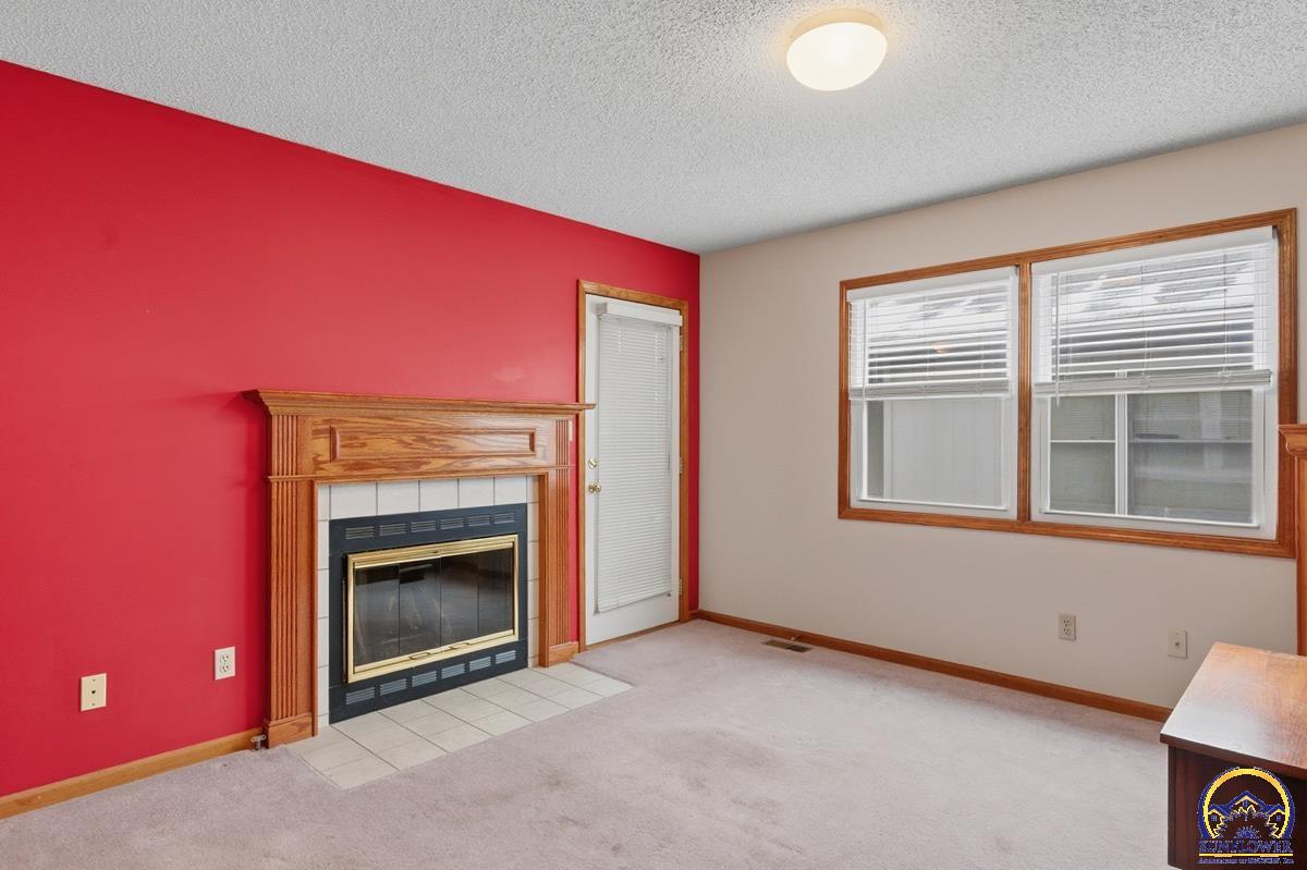 1012 Southwest Kent Place Topeka, KS 66604 - Photo 8 of 29