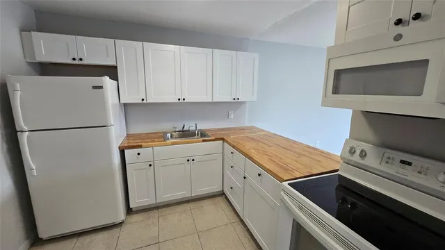 $1,550 | 15221 Northeast 6th Avenue, Unit A204, Miami, FL 33162