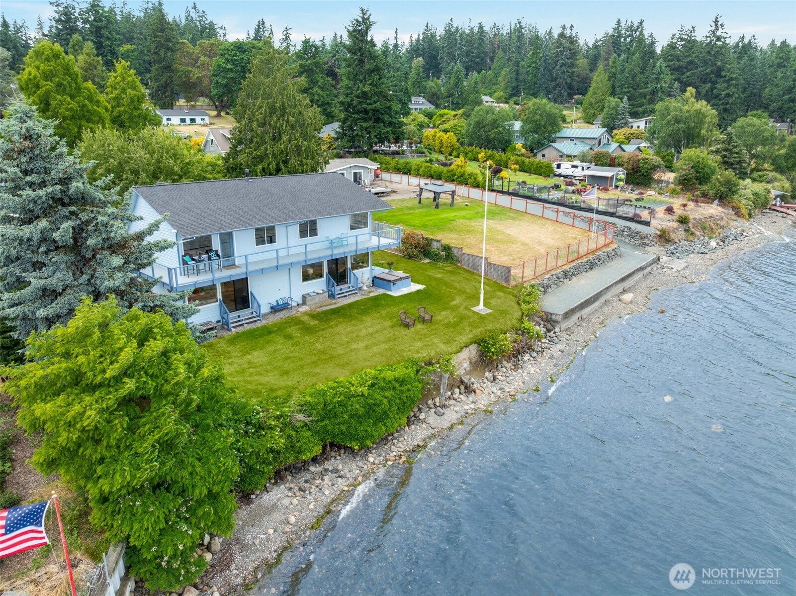 5341 South Bercot Road Freeland, WA 98249 - Photo 2 of 40