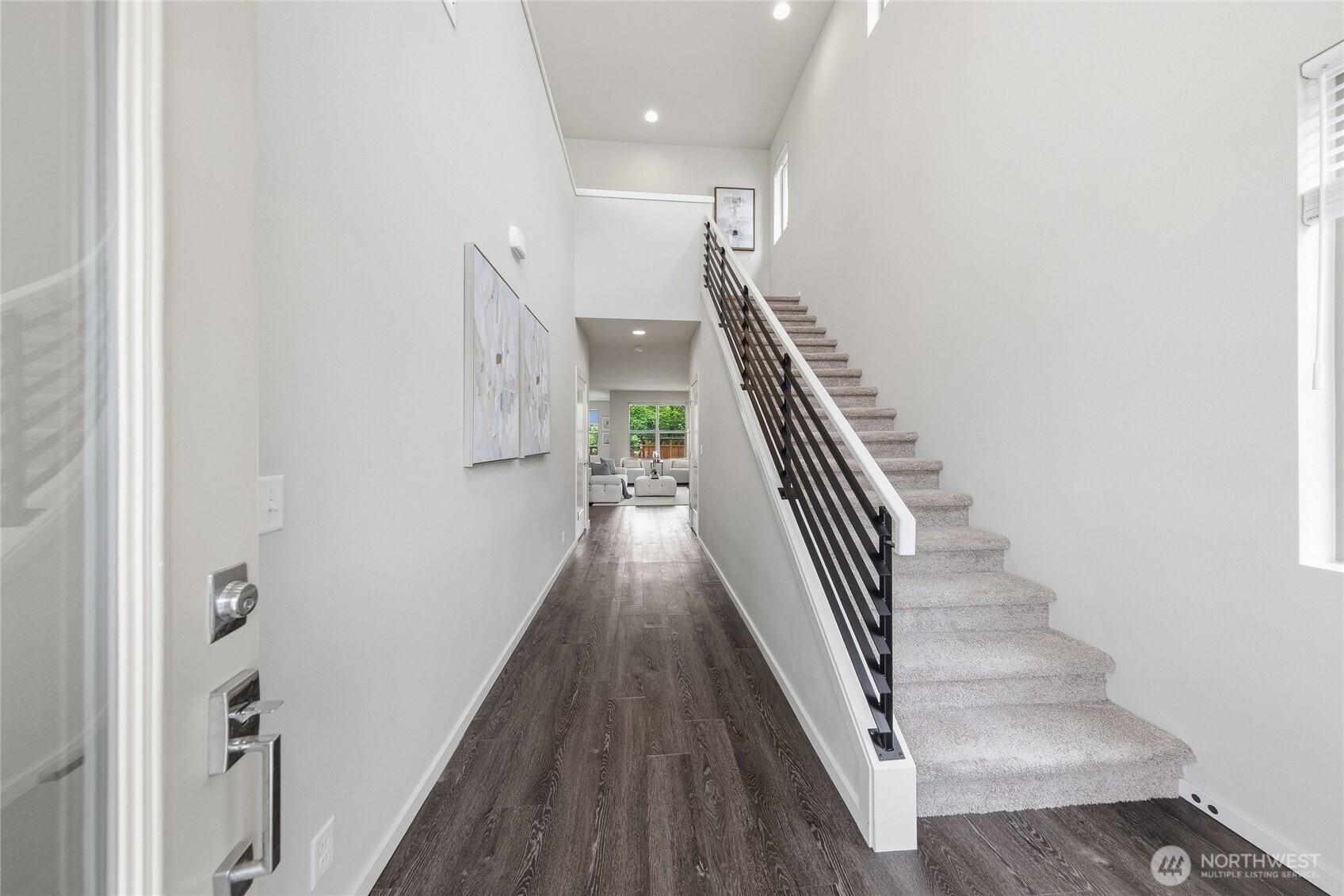 287 Southwest 97th Place Seattle, WA 98106 - Photo 3 of 30 Gallery Image 3
