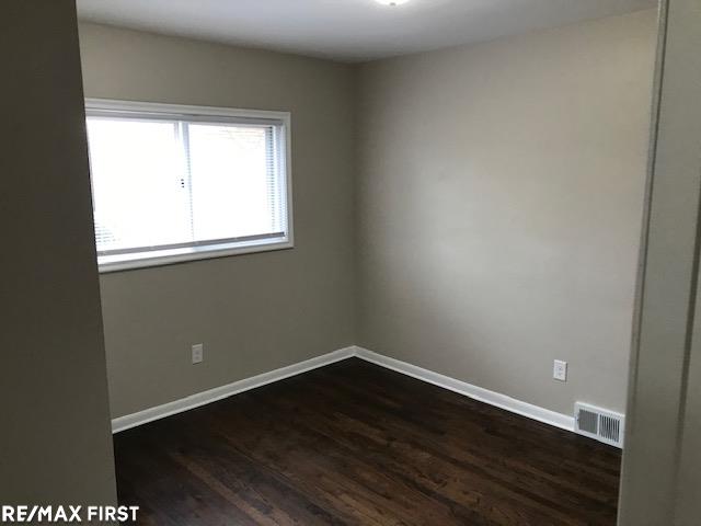 11473 Racine Road Warren, MI 48093 - Photo 14 of 16 50037282-13.JPG
