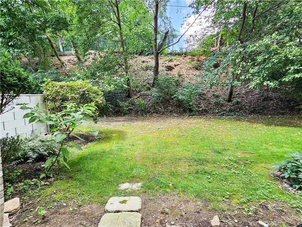 2120 Greentree Road, Unit 209E Pittsburgh, PA 15220 - Photo 14 of 30 Gallery Image 14