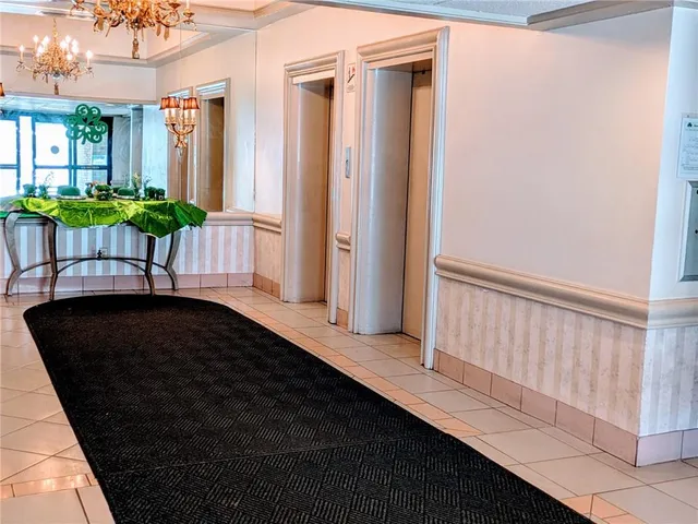 $174,900 | 2120 Greentree Road, Unit 209E, Pittsburgh, PA 15220