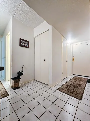 $174,900 | 2120 Greentree Road, Unit 209E, Pittsburgh, PA 15220