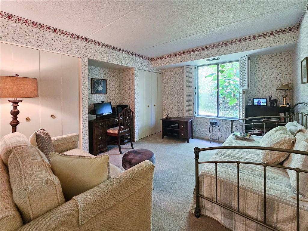 2120 Greentree Road, Unit 209E Pittsburgh, PA 15220 - Photo 6 of 30 Gallery Image 6