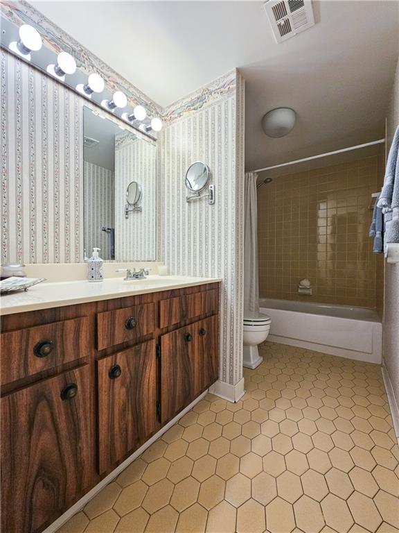 2120 Greentree Road, Unit 209E Pittsburgh, PA 15220 - Photo 8 of 30 Gallery Image 8