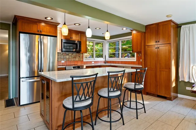 $379,900 | 7406 Forest Trail, Victor, NY 14564