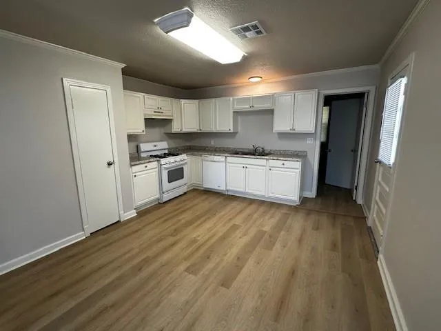 $2,200 | 513 North Atlanta Street, Metairie, LA 70003