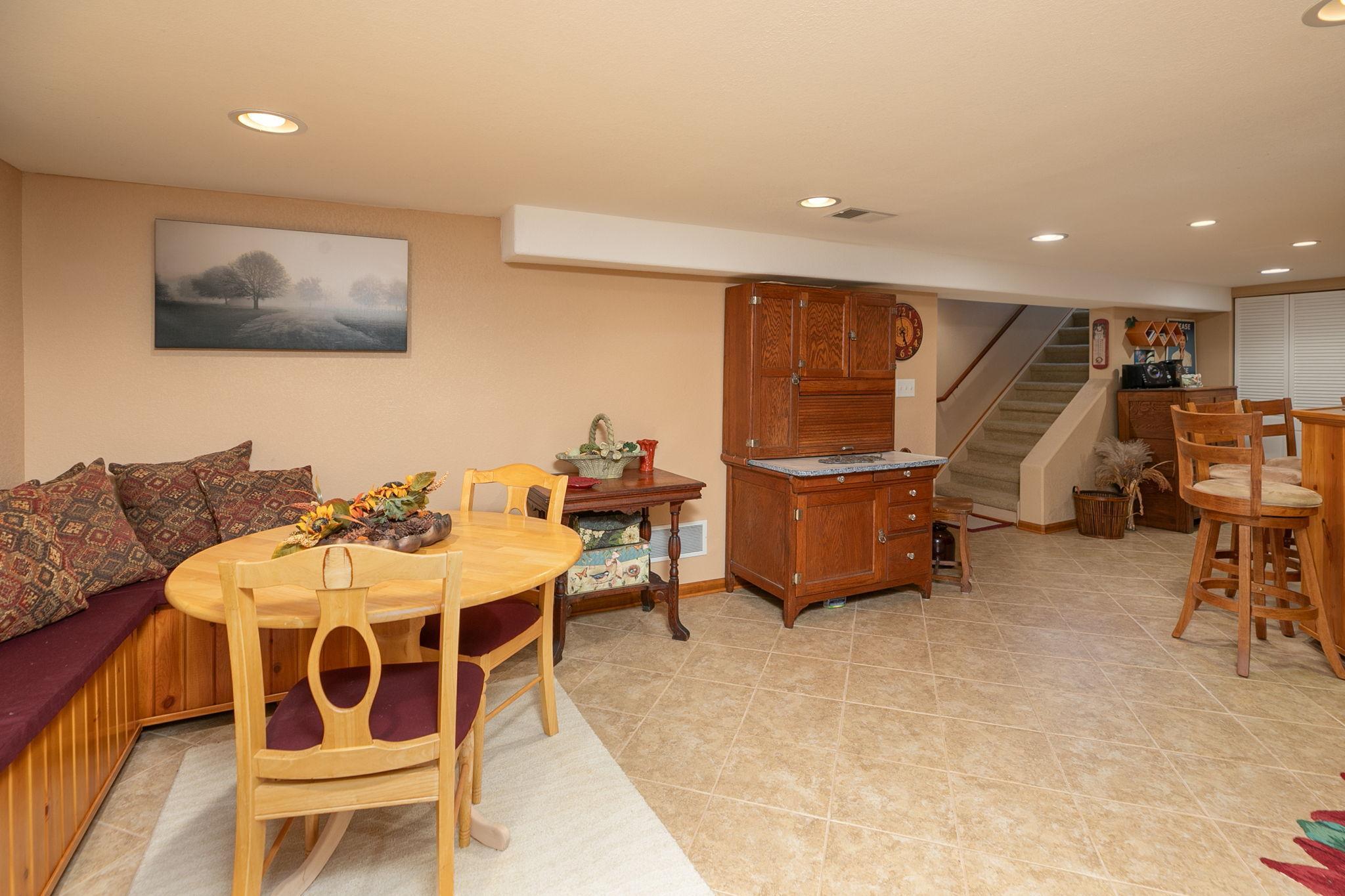 1415 Chester Road Southeast Rochester, MN 55904 - Photo 23 of 81