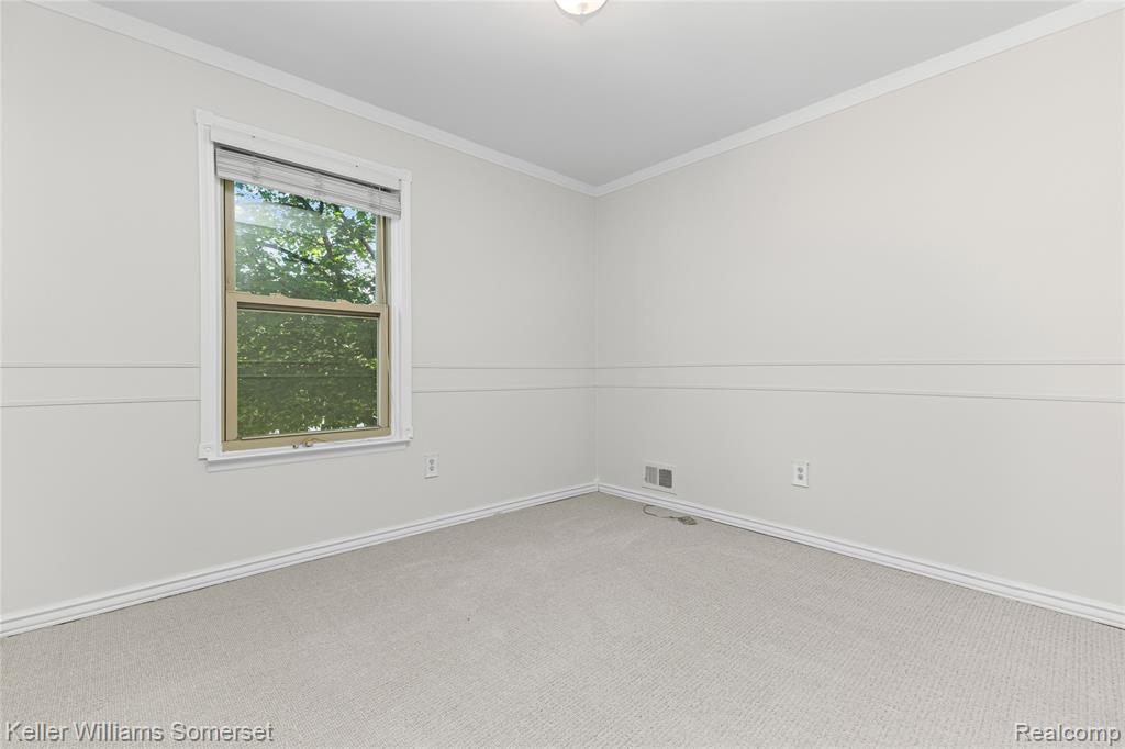 2907 Roundtree Drive Troy, MI 48083 - Photo 13 of 33
