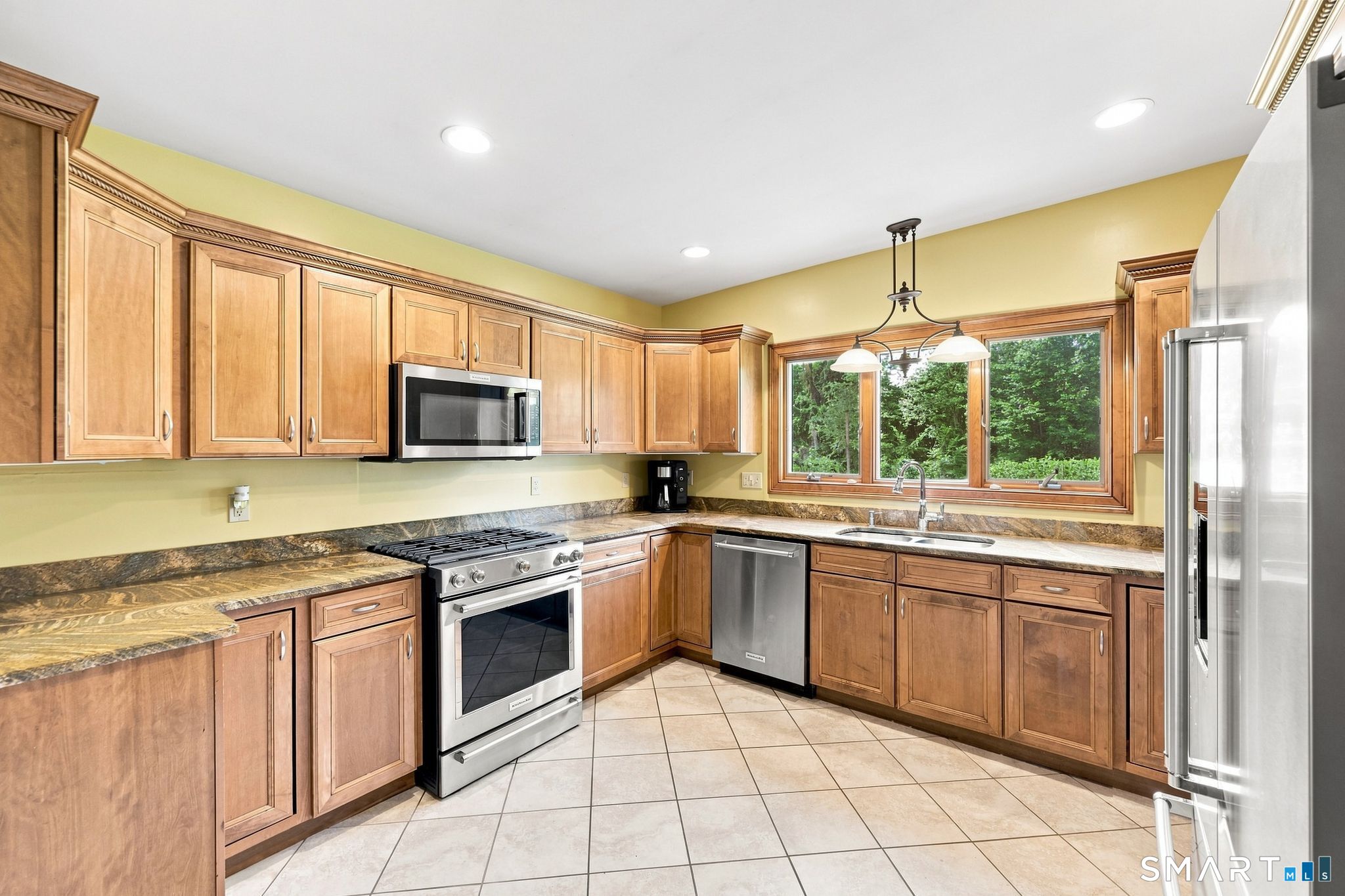 467 Somers Road Ellington, CT 06029 - Photo 4 of 37 Gallery Image 4