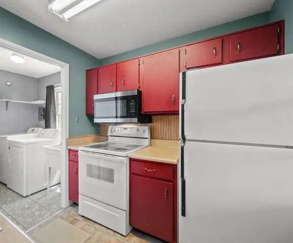 $160,000 | 245 Lake Village Drive, Walled Lake, MI 48390