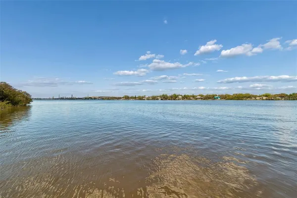 $960,000 | 9901 Bay Drive, Gibsonton, FL 33534