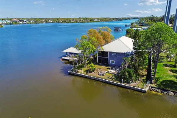 $960,000 | 9901 Bay Drive, Gibsonton, FL 33534