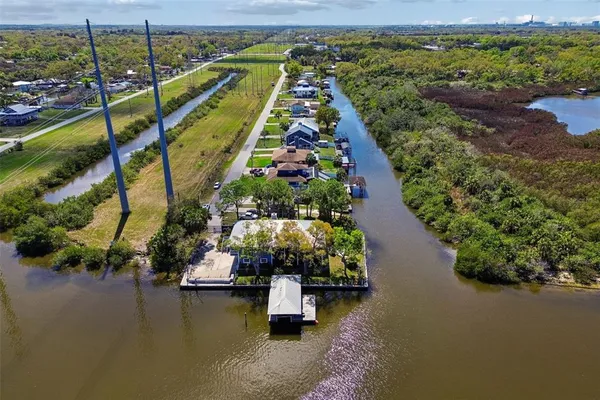 $960,000 | 9901 Bay Drive, Gibsonton, FL 33534