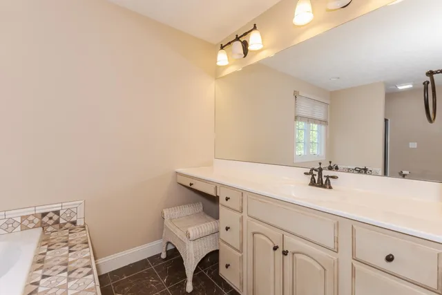 $503,900 | 2004 Withers Lane, Bloomington, IL 61704